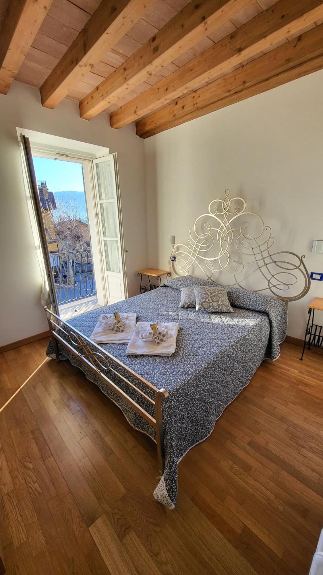 ヴァレンナ Balconi San Giorgio Bed & Breakfast エクステリア 写真